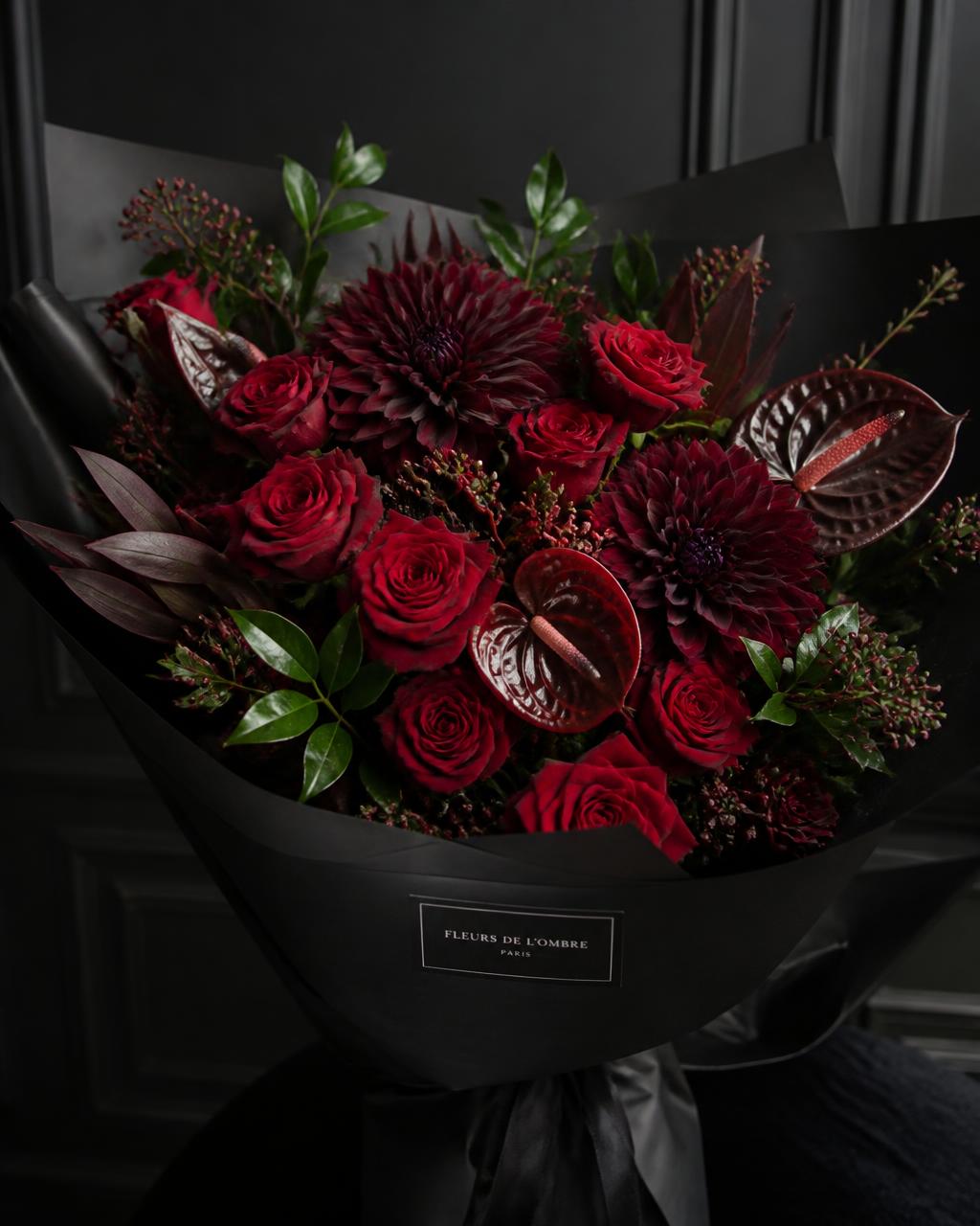 Rouge Velours — bouquet de roses et anthurium